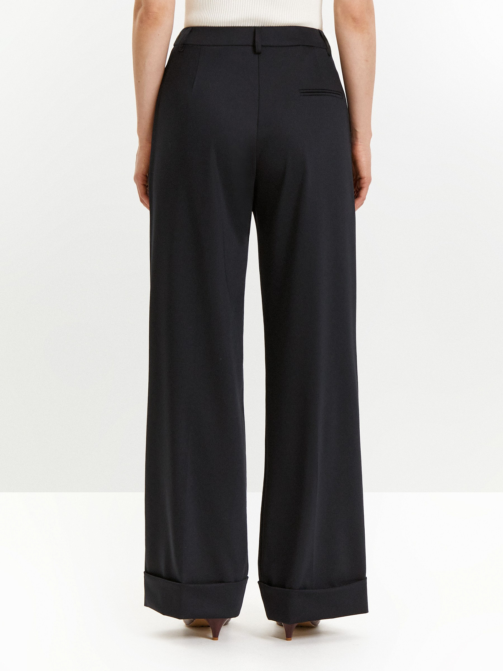 Брюки широкого кроя